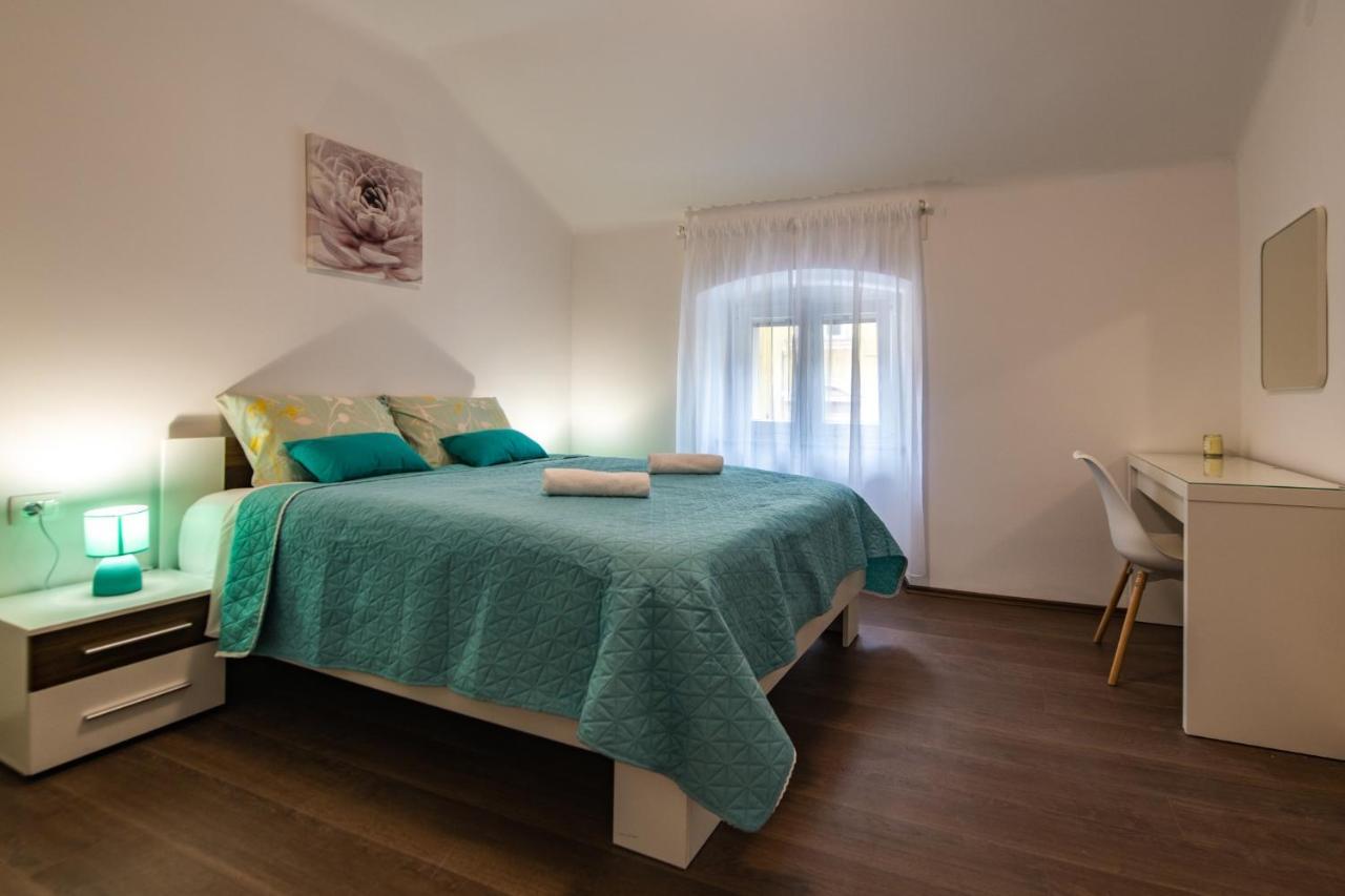 Apartmán Antique Center Pula Exteriér fotografie